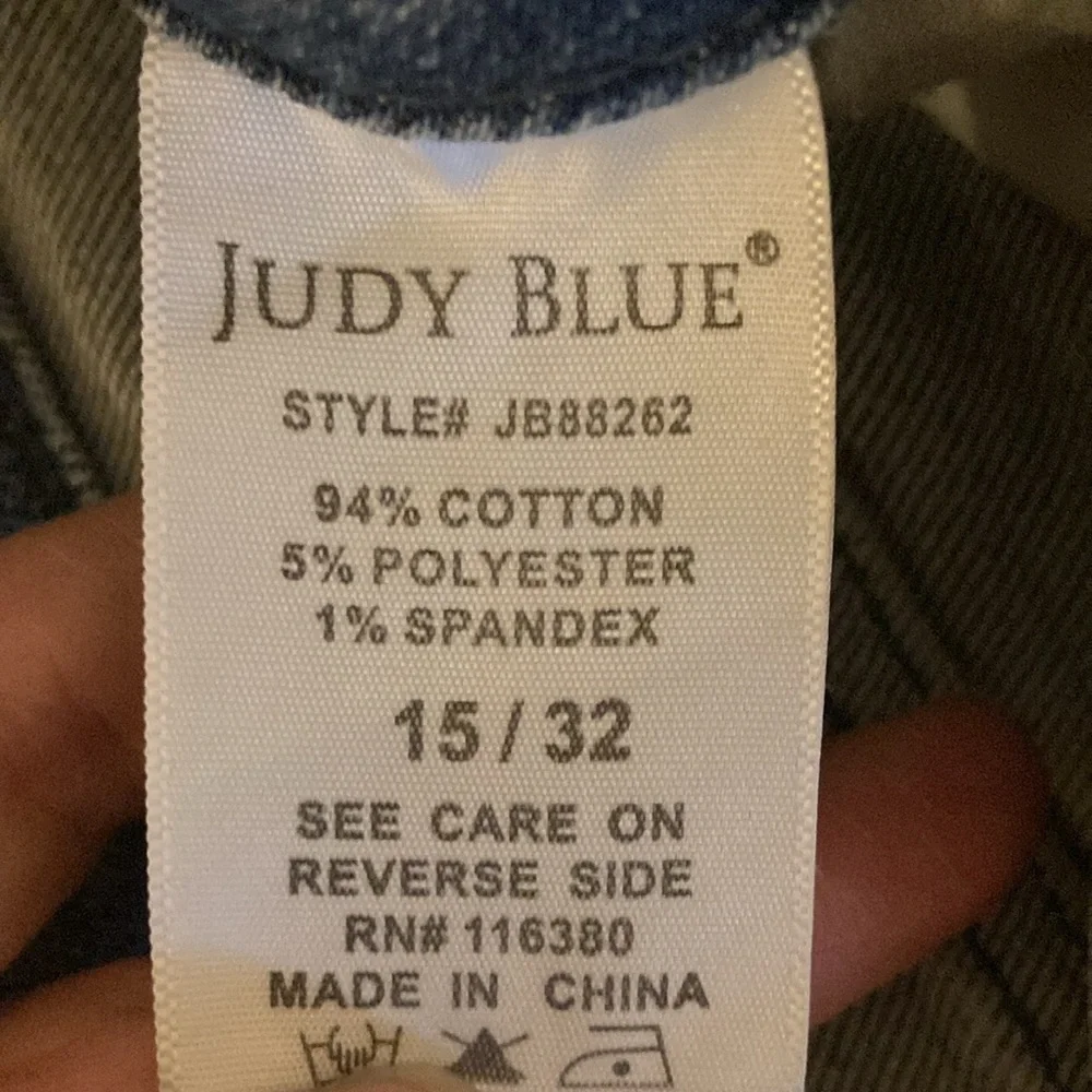 Judy Blue Relaxed Fit Jeans - Picture 10 of 11